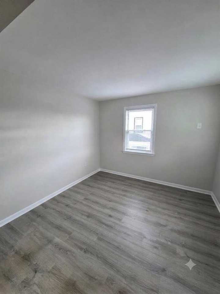 166 Carmita Ave #2 - Photo 7 of 23