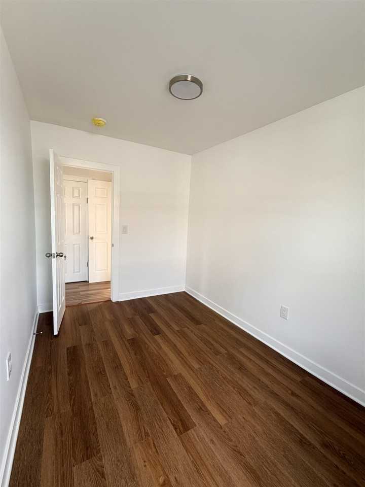 36 Van Reypen St #3 - Photo 4 of 10