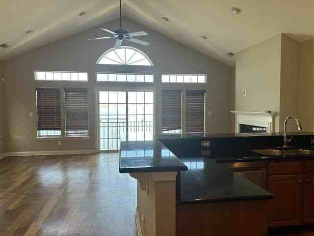39 Lee Ct - Photo 2 of 19