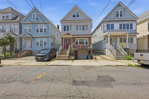 featured image of 164 W 31st St #1