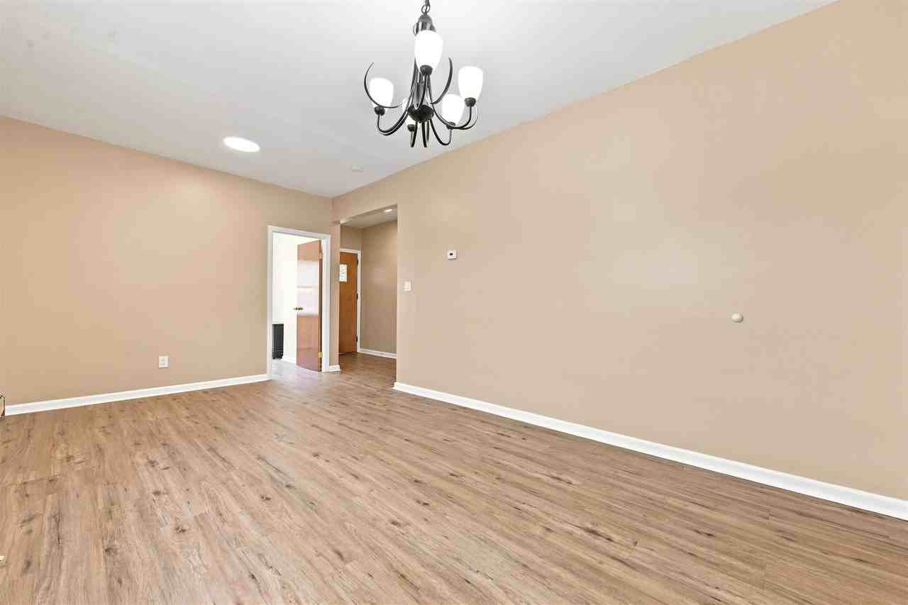 164 W 31st St #1 - Photo 4 of 17