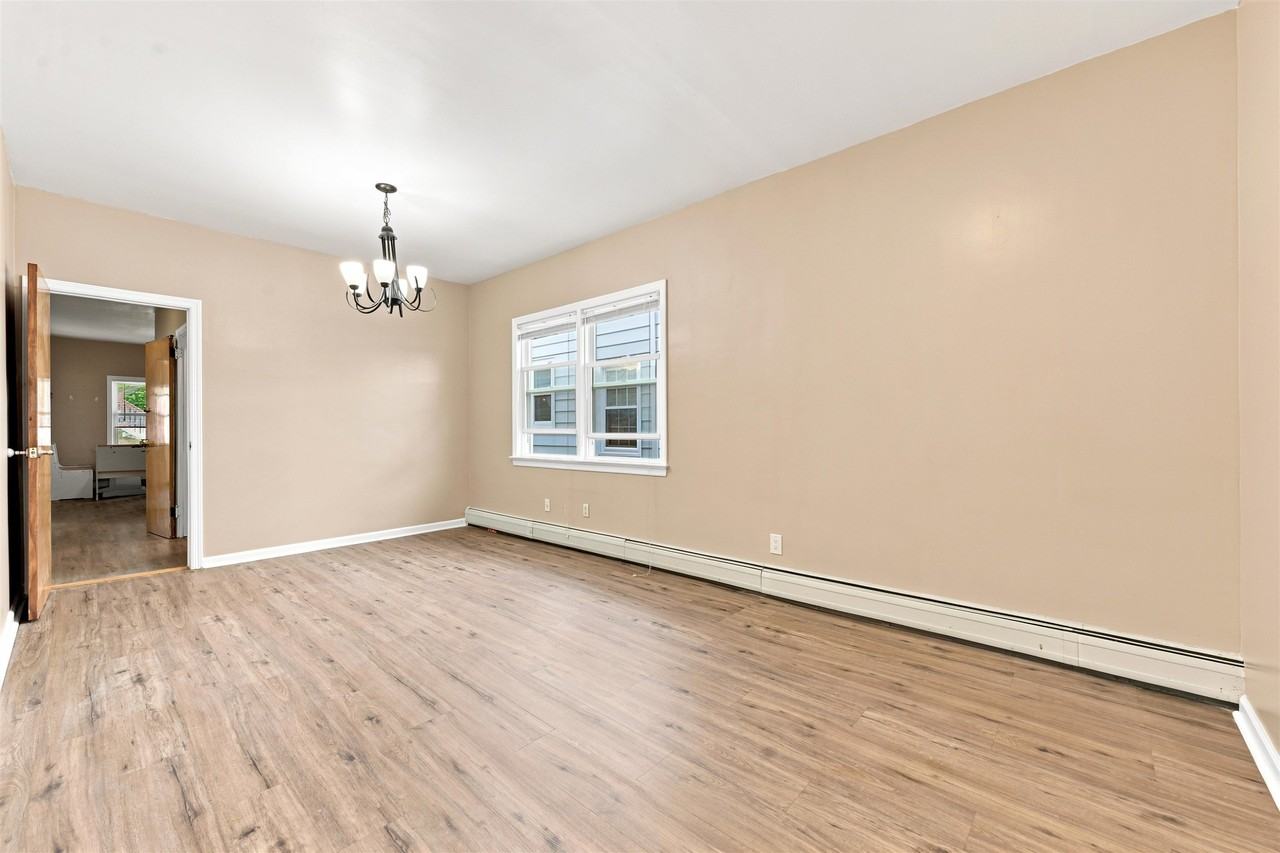 164 W 31st St #1 - Photo 5 of 17