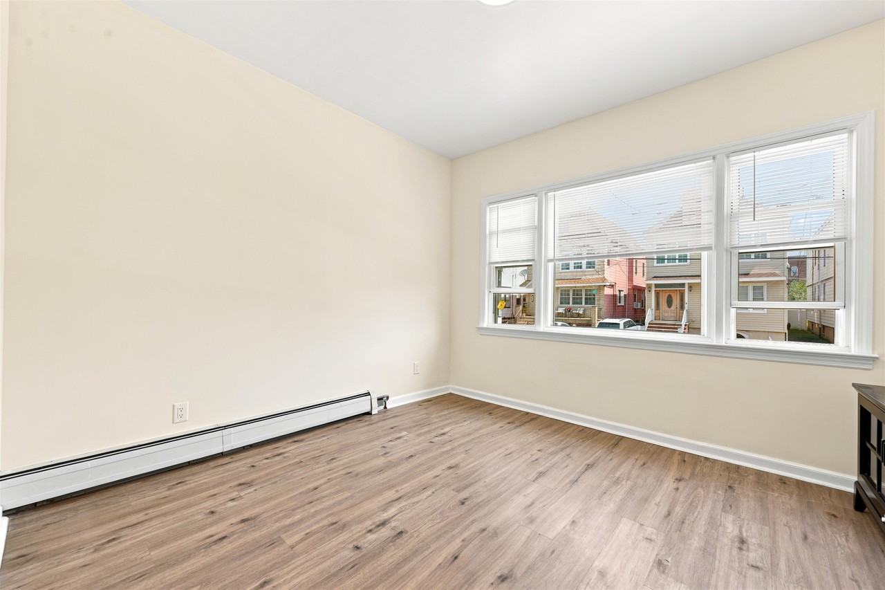 164 W 31st St #1 - Photo 6 of 17