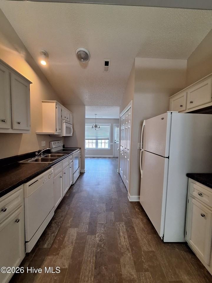 1205 Price Dr #B - Photo 4 of 18