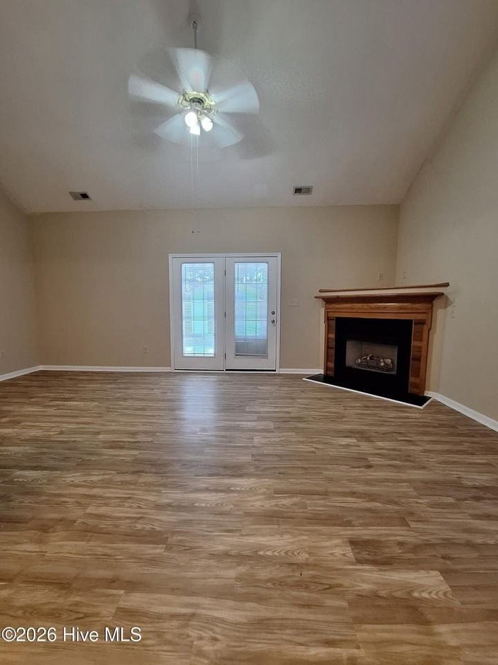 3445 Westgate Dr - Photo 5 of 17