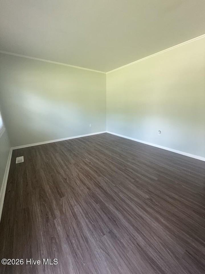 314 Cardinal Rd - Photo 3 of 11