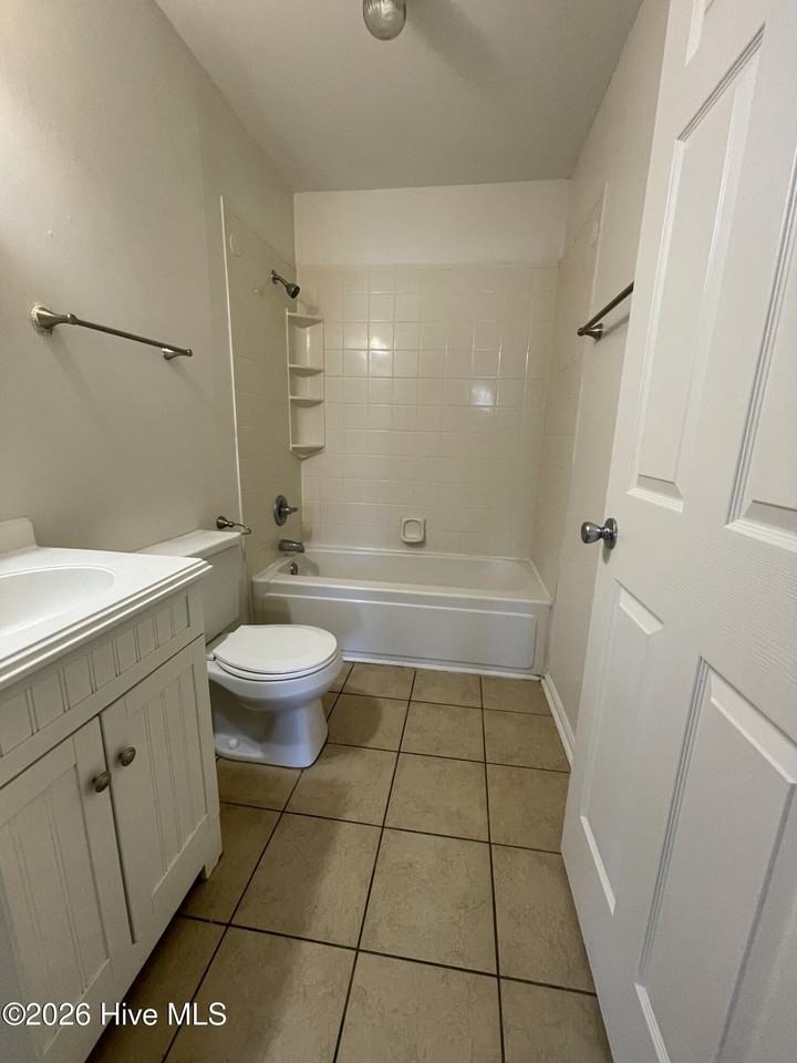 128 Cordell Cir - Photo 2 of 11