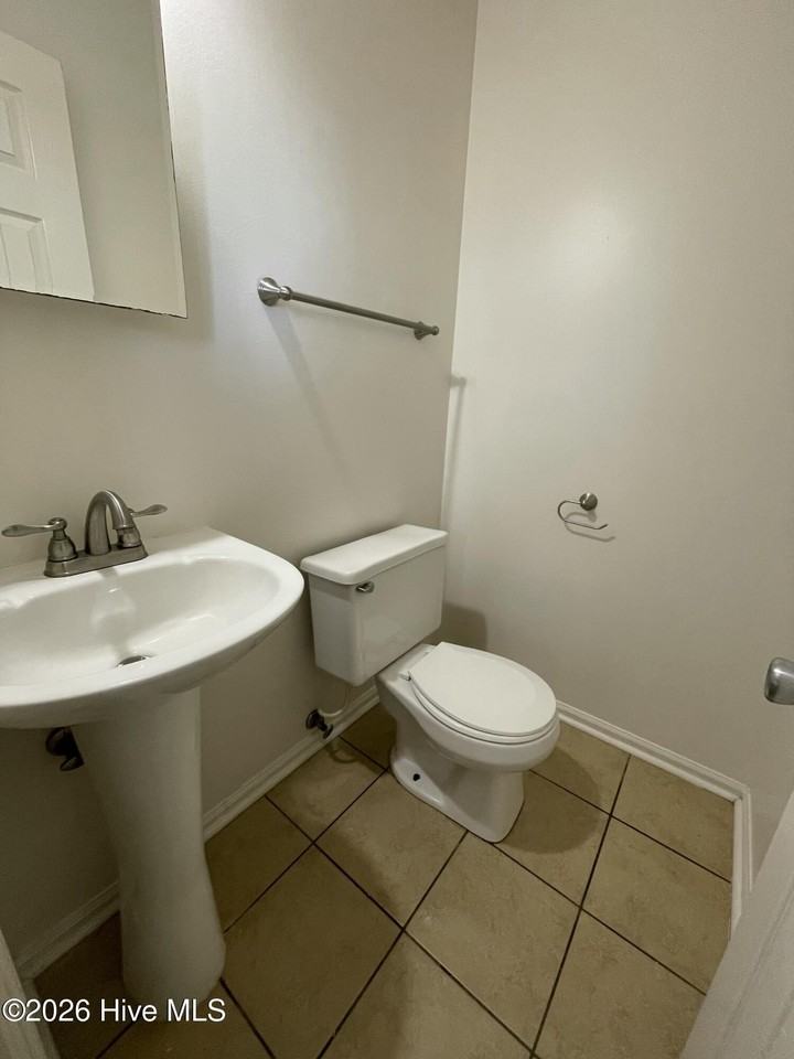 128 Cordell Cir - Photo 3 of 11