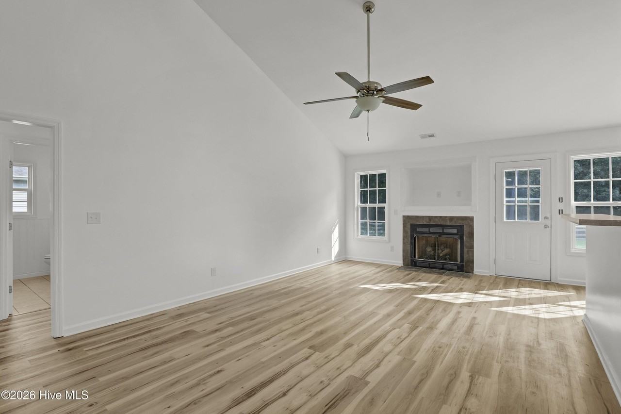 244 Blue Creek Farms Dr - Photo 4 of 33