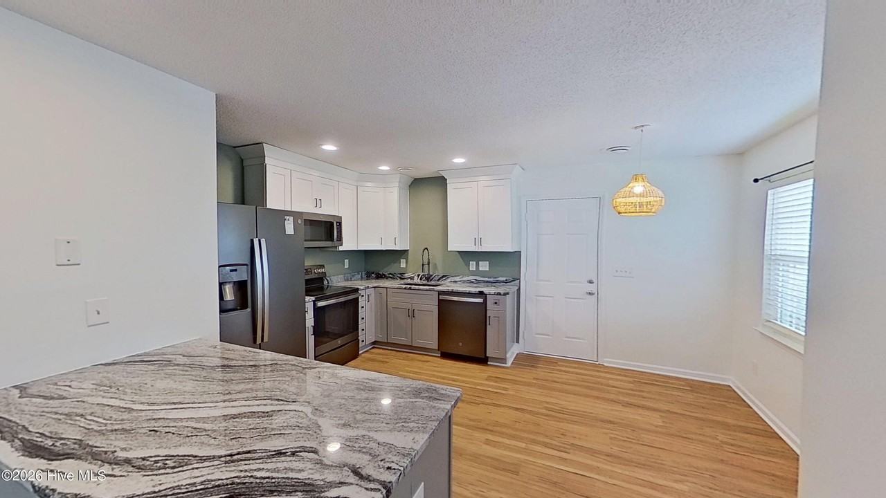 2311 Sapling Cir - Photo 5 of 22