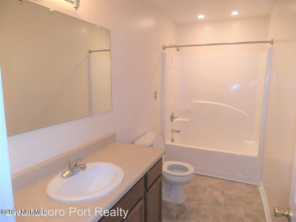 160 Kelly Cir - Photo 2 of 28