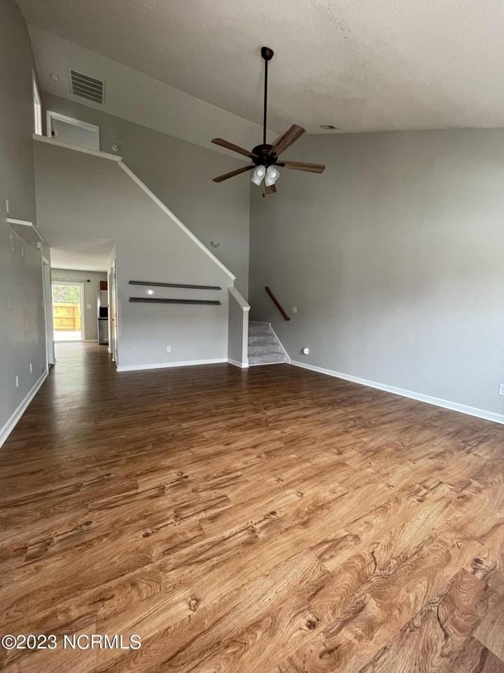 160 Kelly Cir - Photo 7 of 28