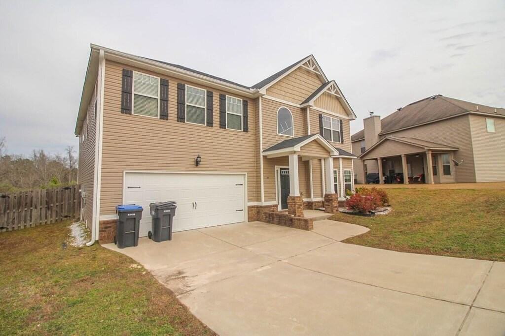 2733 Huntcliffe Dr - Photo 3 of 32