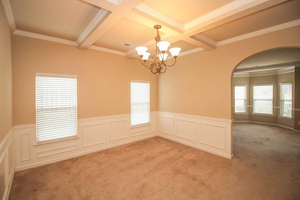 2733 Huntcliffe Dr - Photo 7 of 32