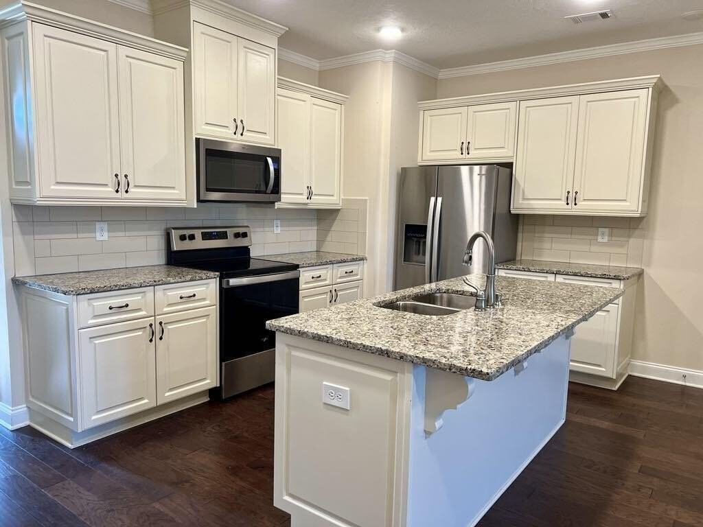 594 Vinings Dr - Photo 4 of 12