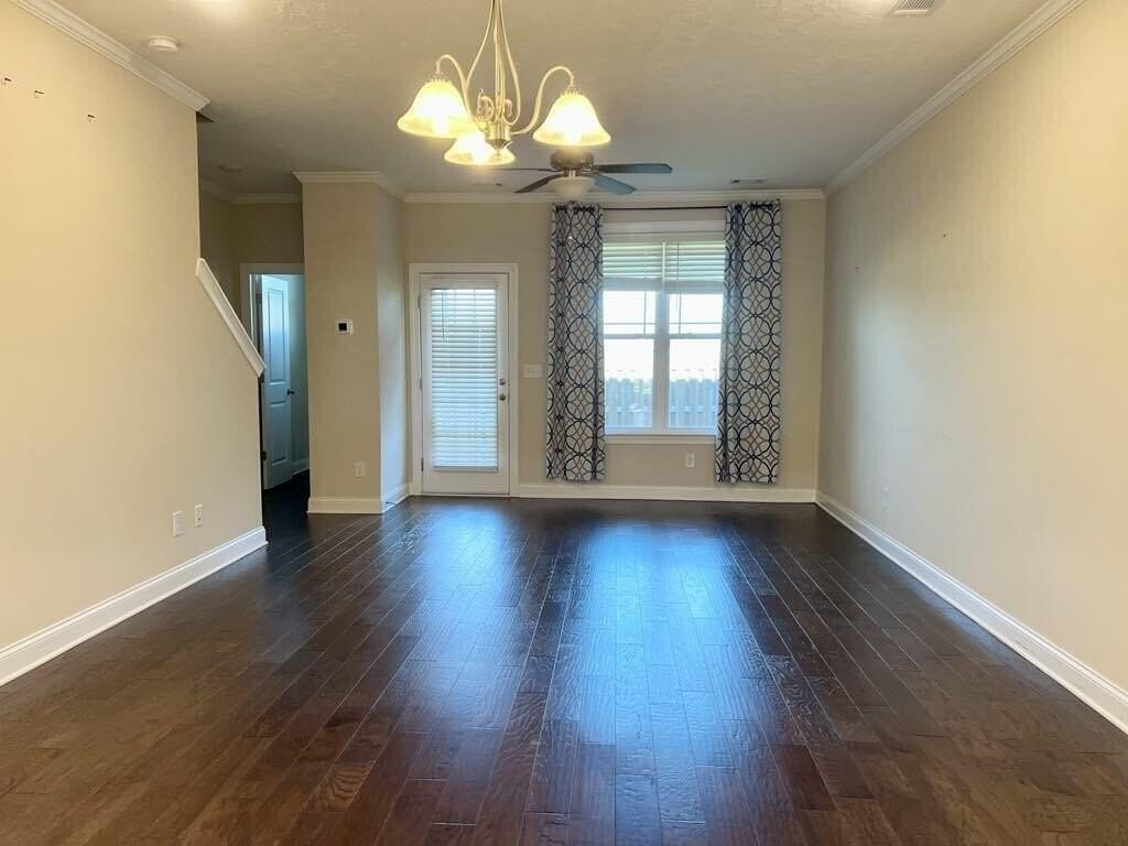 594 Vinings Dr - Photo 5 of 12