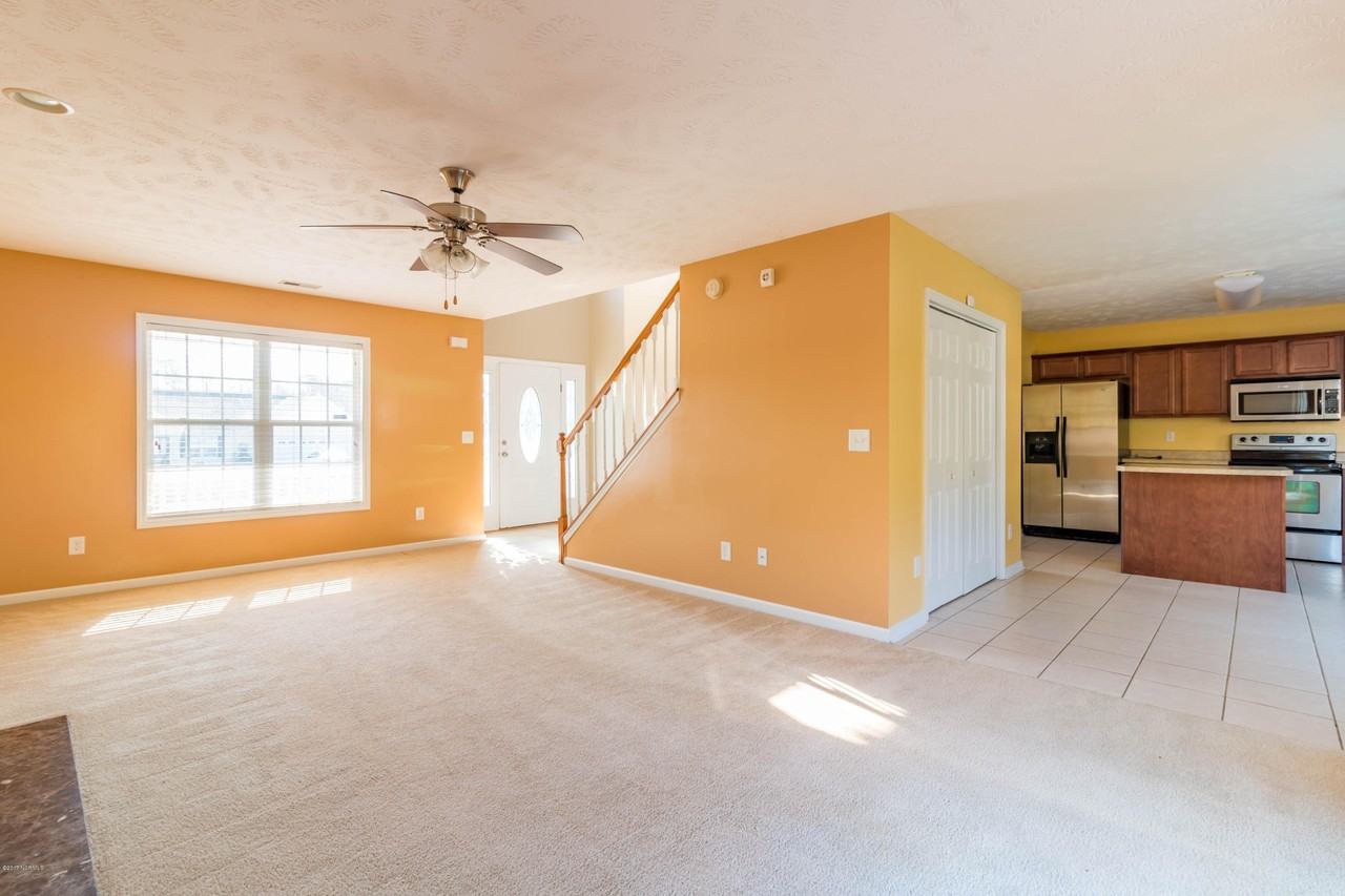 153 Louie Ln - Photo 3 of 17