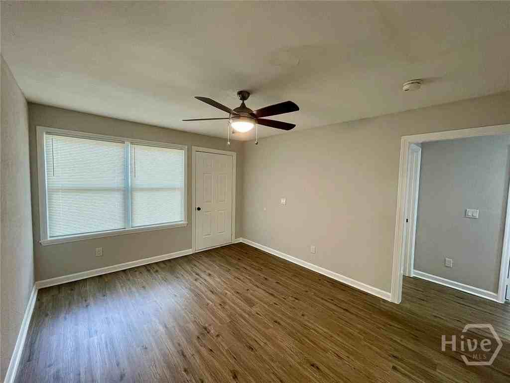 237 W 73rd St - Photo 4 of 20