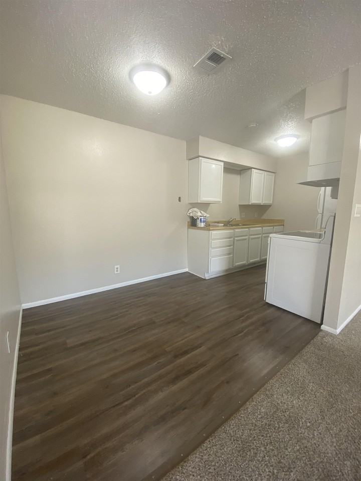 3 27th St #205 - Photo 2 of 7