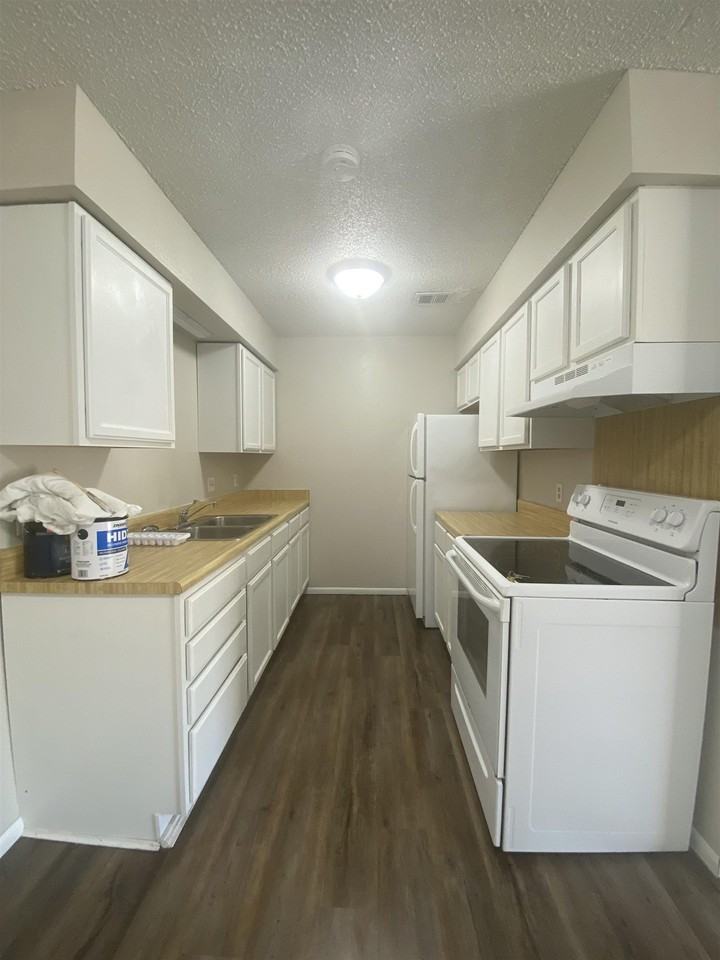 3 27th St #205 - Photo 3 of 7