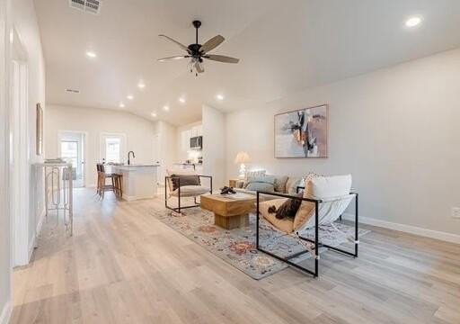 612 E 16th St - Photo 2 of 14