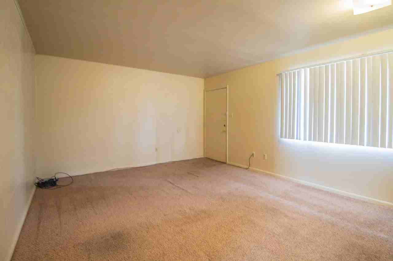 2500 W 26th St #3 - Photo 3 of 13