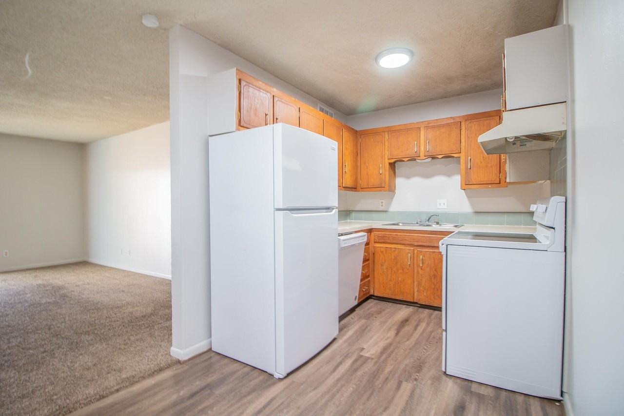 2500 W 26th St #B4 - Photo 4 of 14