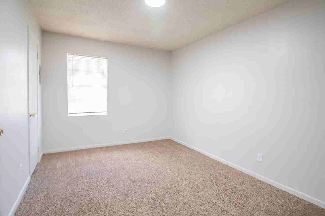 2500 W 26th St #B4 - Photo 7 of 14