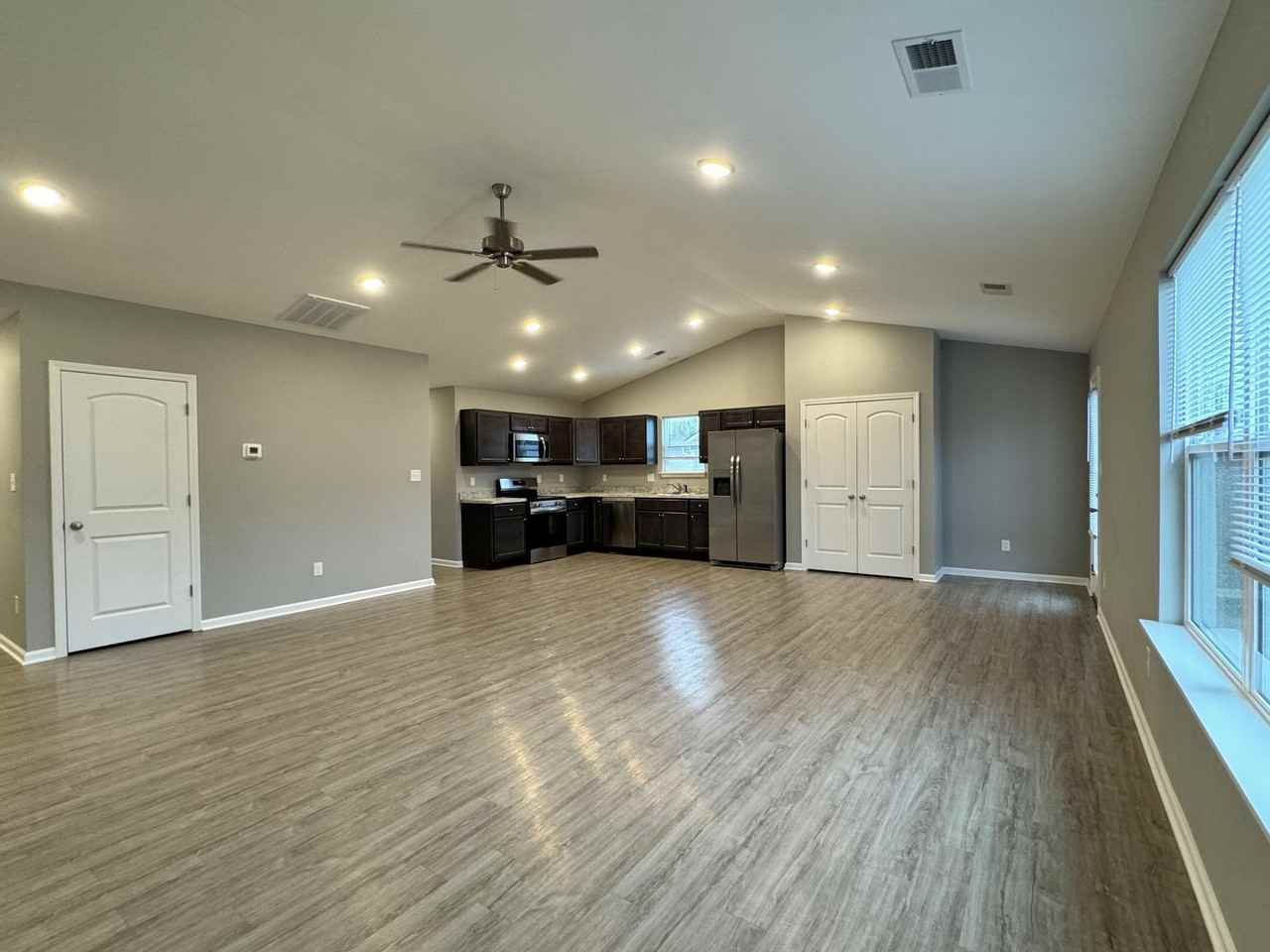 145 Candy Apple Ln - Photo 5 of 24