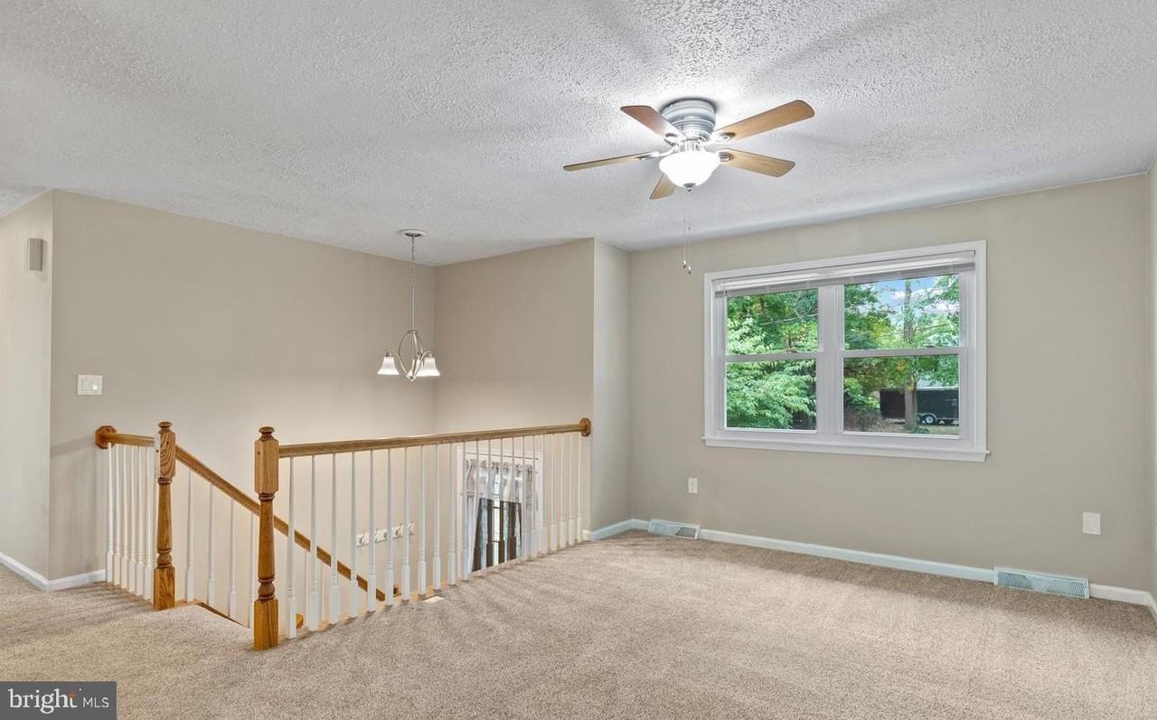 7660 Turnbrook Dr - Photo 3 of 21