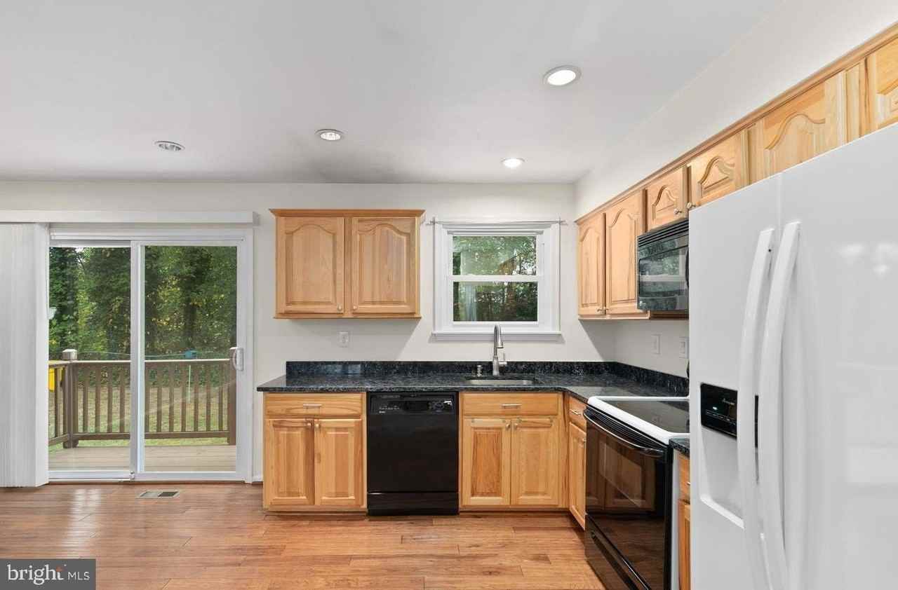 7660 Turnbrook Dr - Photo 6 of 21