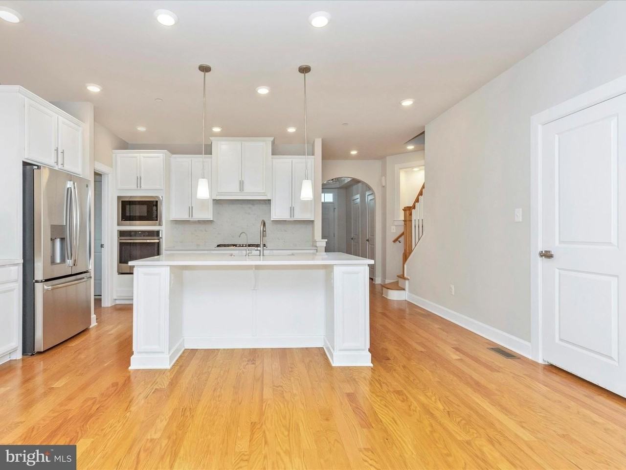 3838 Fulham Rd - Photo 6 of 50