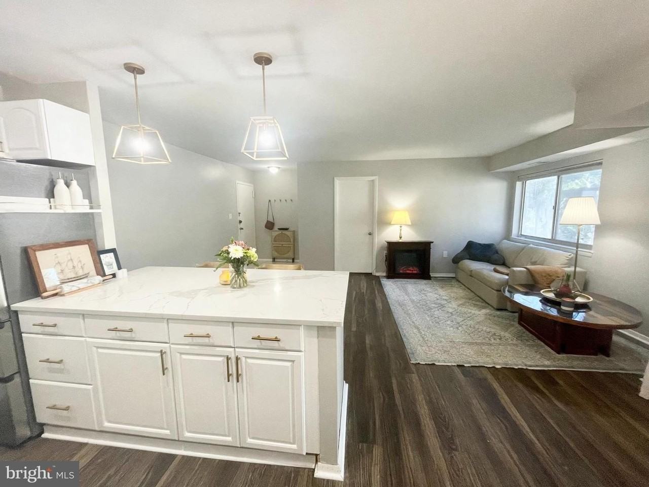 12207 Braxfield Ct - Photo 3 of 7