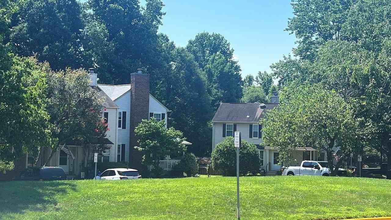 5808 Waterdale Ct - Photo 3 of 30