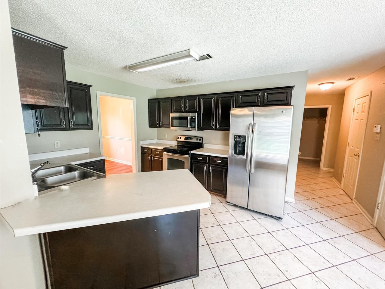 1294 River Bank Dr - Photo 4 of 12