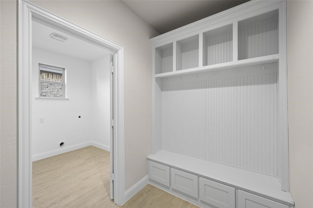 232 Restoration Avenue - Photo 6 of 10
