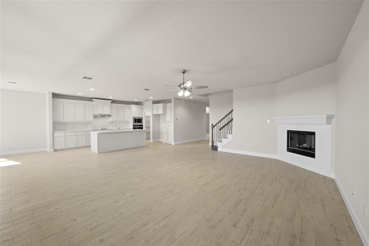 232 Restoration Avenue - Photo 3 of 10