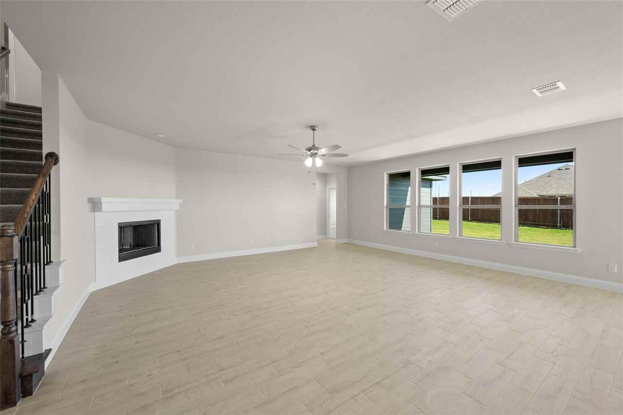 232 Restoration Avenue - Photo 2 of 10