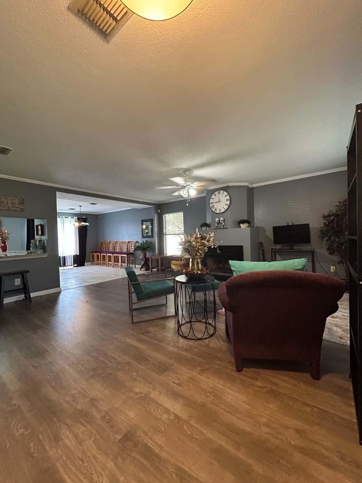 Chapel Ridge Dr - Photo 2 of 18