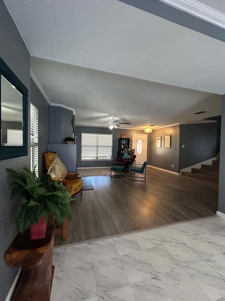Chapel Ridge Dr - Photo 3 of 18