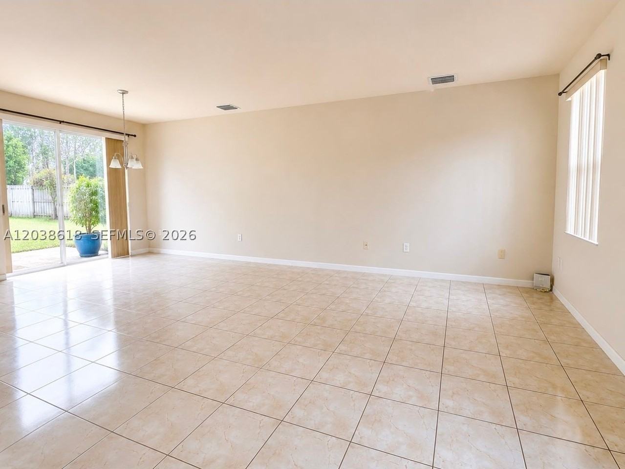 641 E Mowry Ct - Photo 2 of 9
