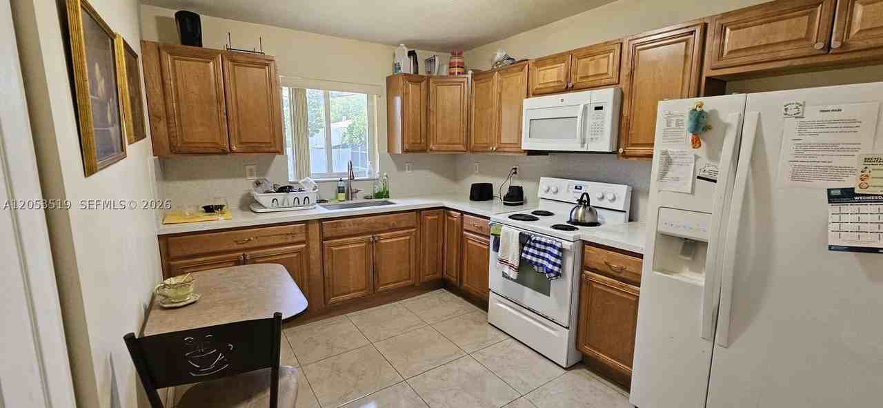 6410 Sw 57th Ct - Photo 2 of 14