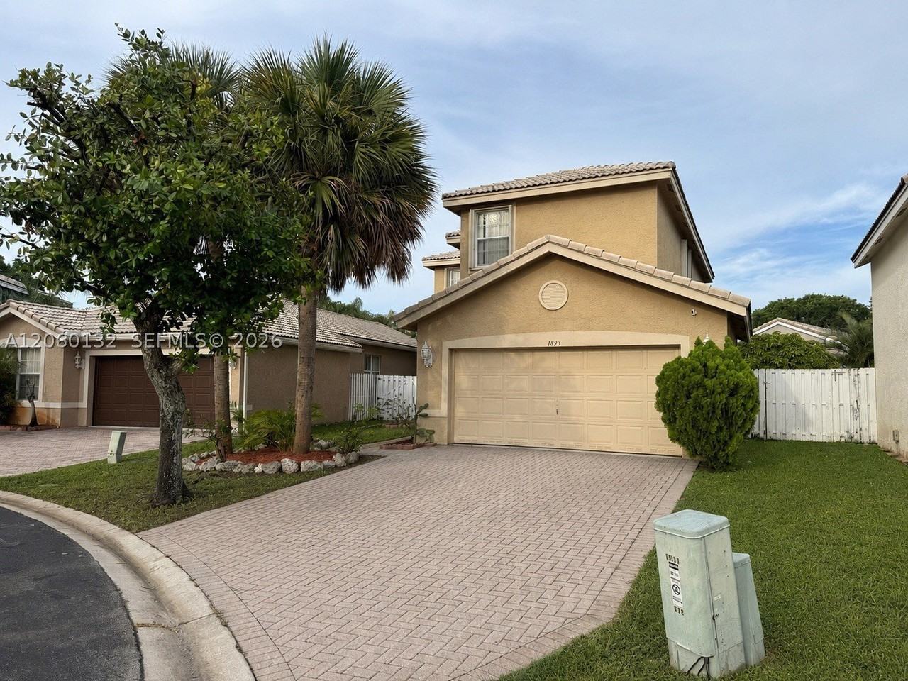 1893 Sw 149th Ave - Photo 2 of 32