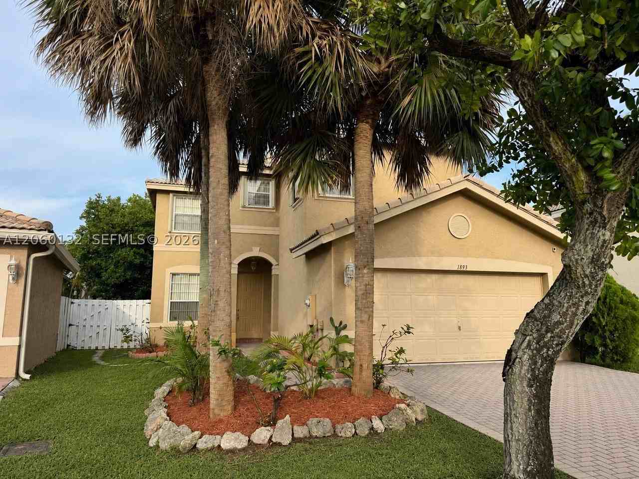 1893 Sw 149th Ave - Photo 4 of 32