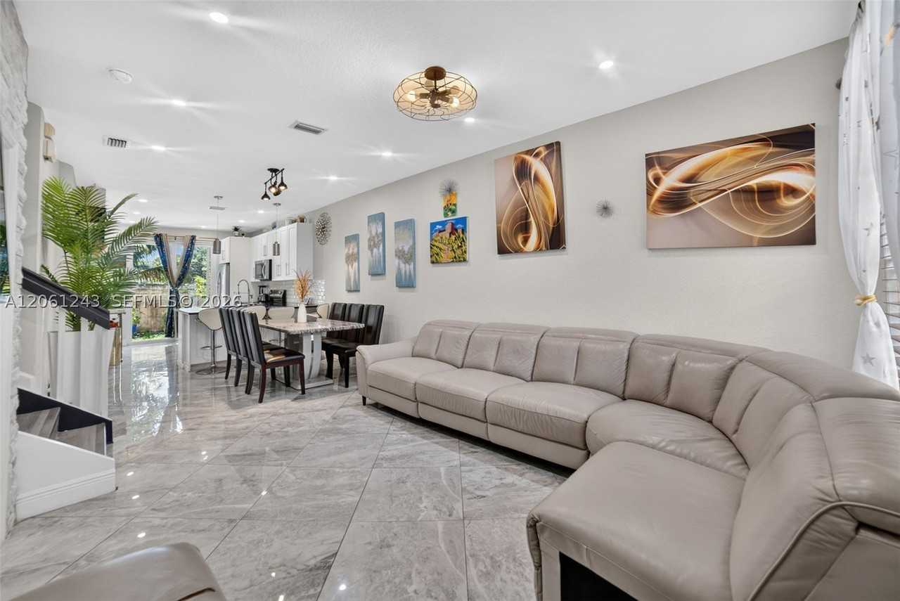 3227 Nw 32nd Ter - Photo 5 of 25