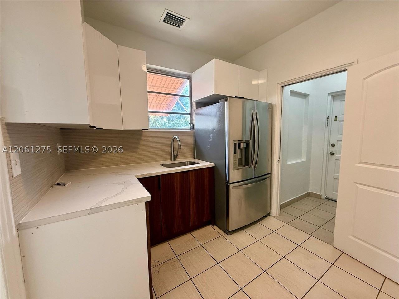 1779 Sw 16th Ter - Photo 4 of 11