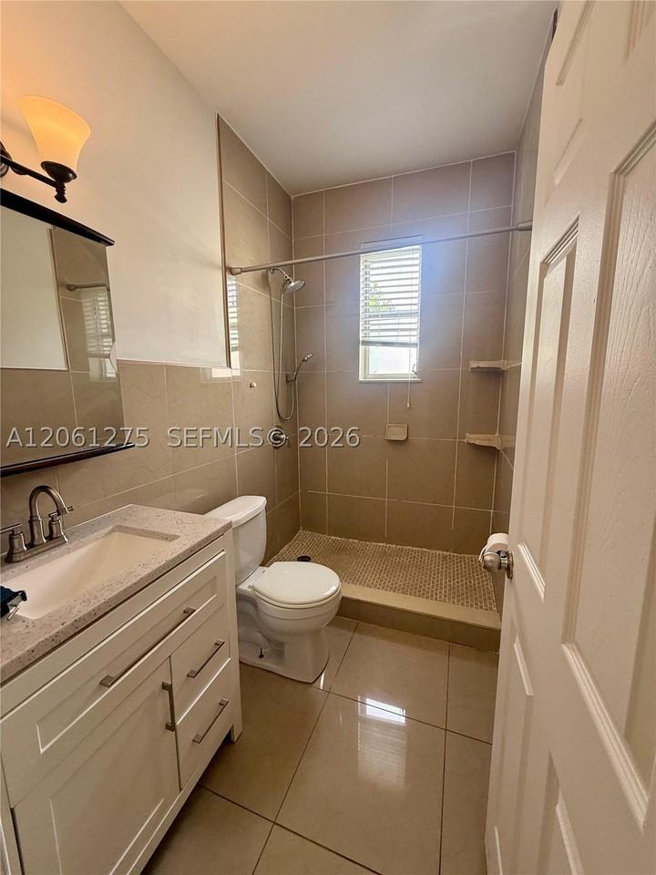 1779 Sw 16th Ter - Photo 7 of 11