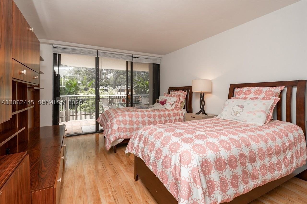 2901 S Bayshore Dr #2G - Photo 7 of 24