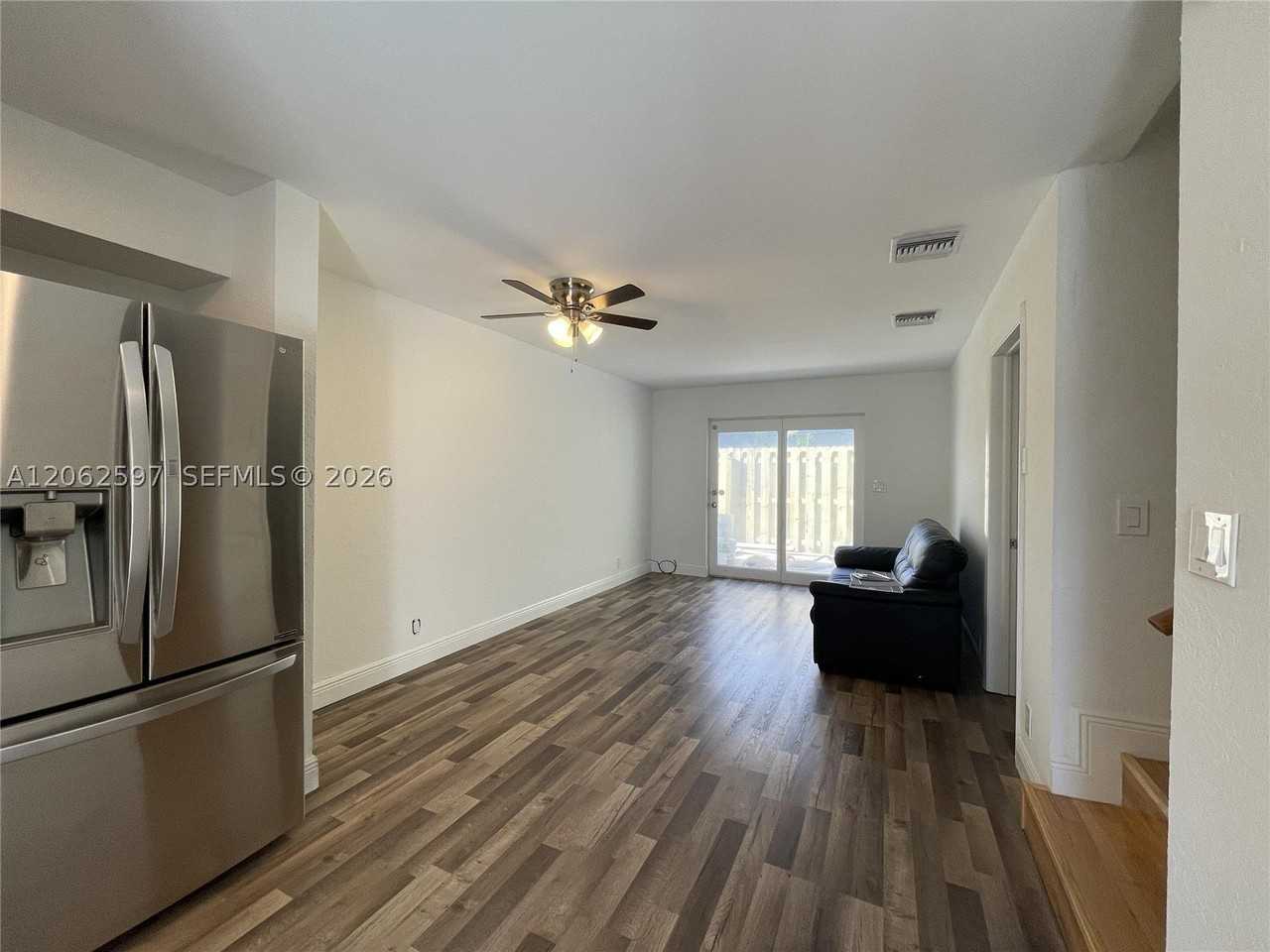 1959 Se 3rd St #C - Photo 3 of 8