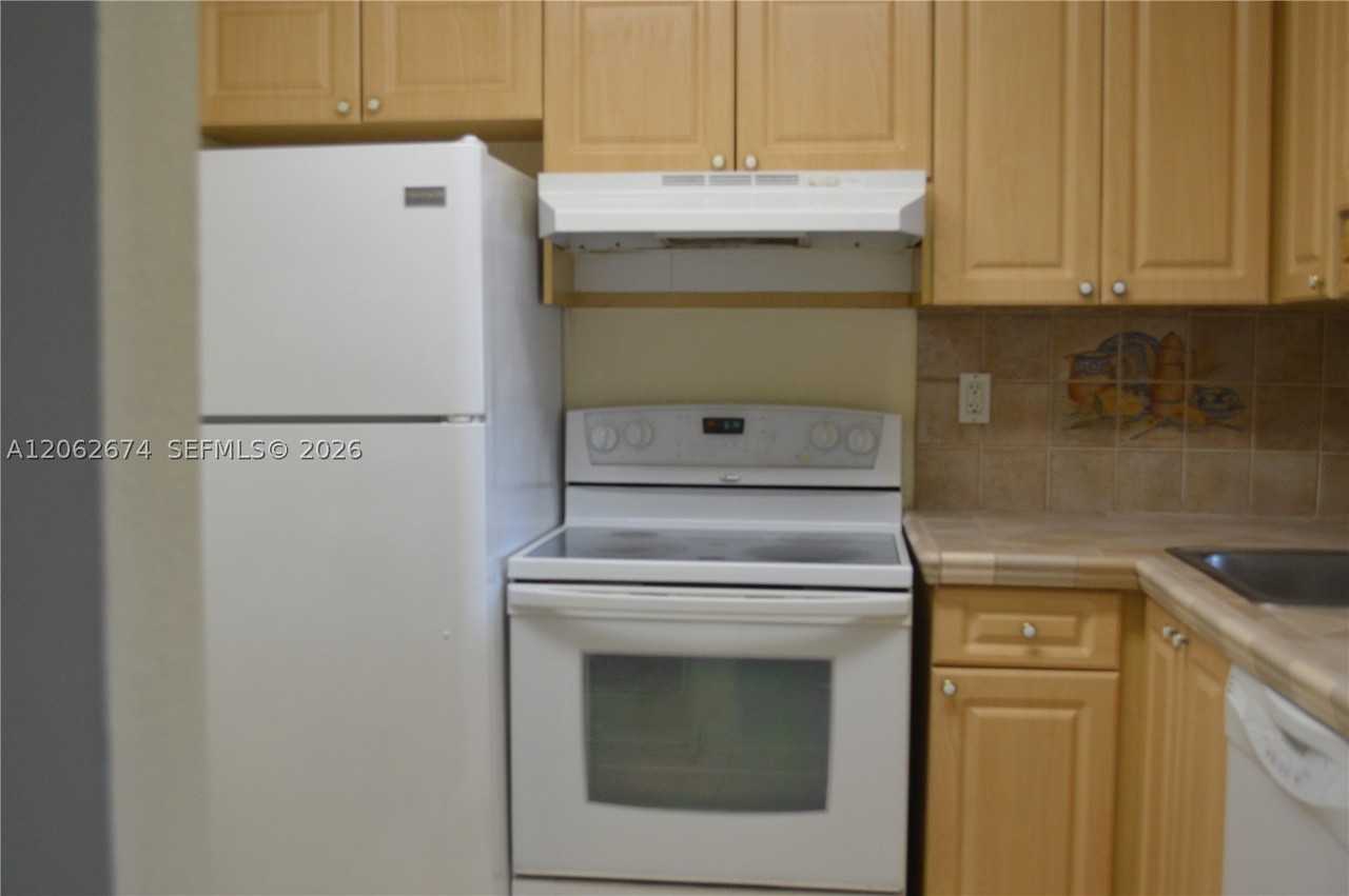 9320 Fontainebleau Blvd #609 - Photo 6 of 20